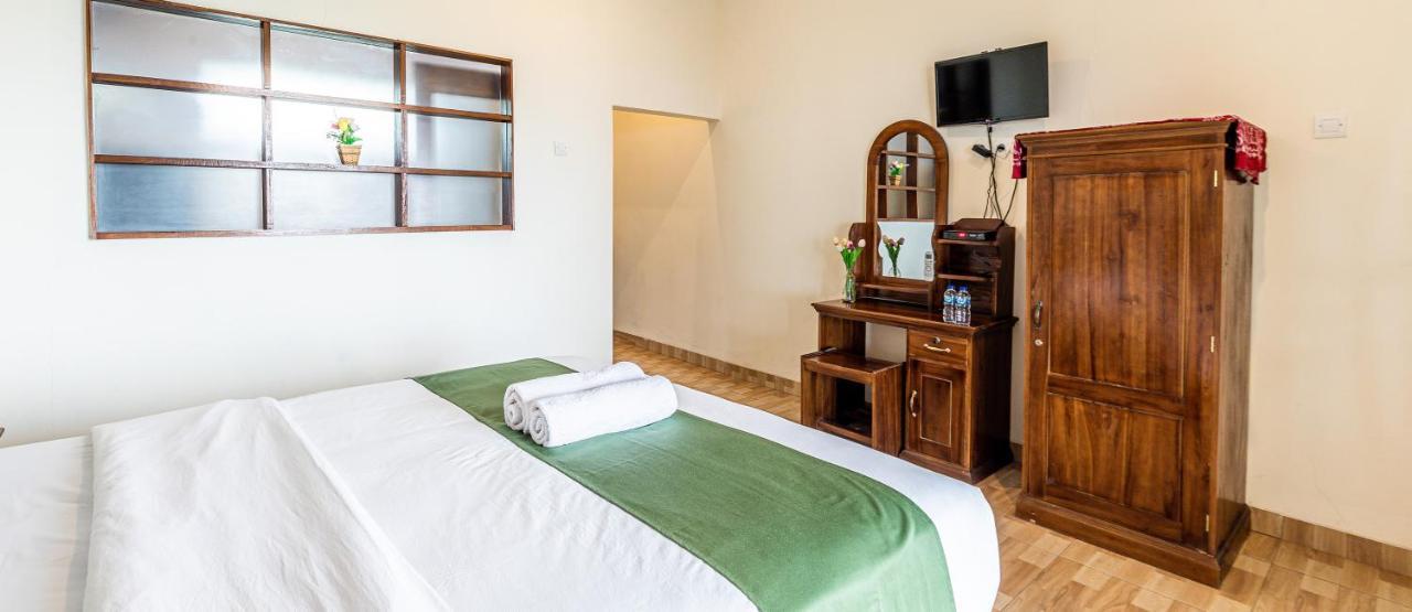 D' Artha Hotel 3*
